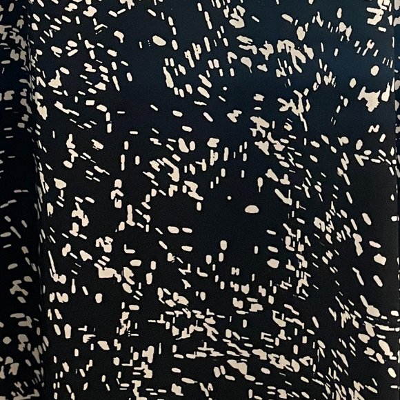 Small Black and Ivory Halogen Blouse - Picture 4 of 6